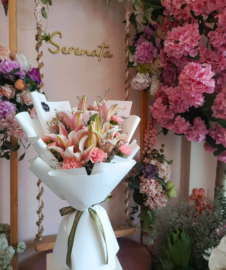 Blush Lily Veil